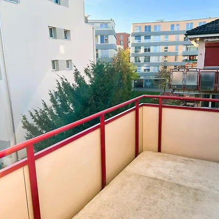 Large Center With Balcony Alt - Self Checkin * Zürich