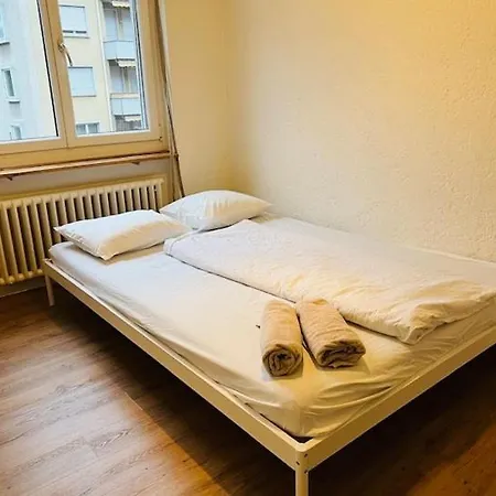 Large Center With Balcony Alt - Self Checkin Appartement