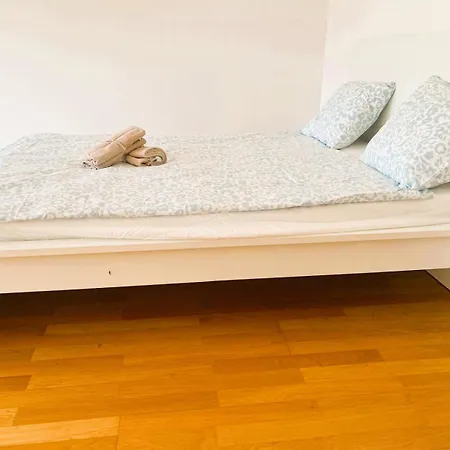 3 Center With Balcony Alt 155 & Kars Apartment Zurich