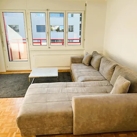 3 Center With Balcony Alt 155 & Kars * Zurich