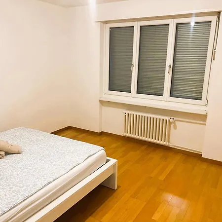 Large Center With Balcony Alt - Self Checkin Apartament *