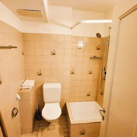 Large Center With Balcony Alt - Self Checkin チューリッヒ