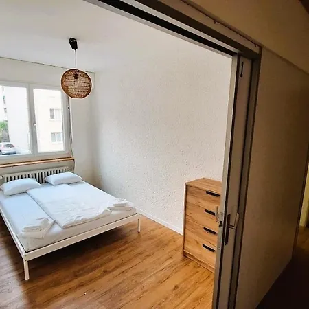 Large Center With Balcony Alt - Self Checkin * Zurych